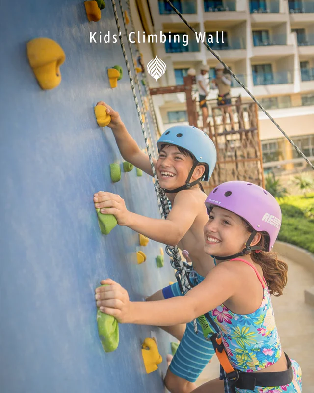 A space where siblings, relatives and event friends challenge themselves, side by side 😎⁣
⁣
Book now in the link in our bio⁣
⁣
Sensira, Family Bonding Experts.⁣